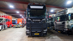 20260329-Tom-Holding-00305